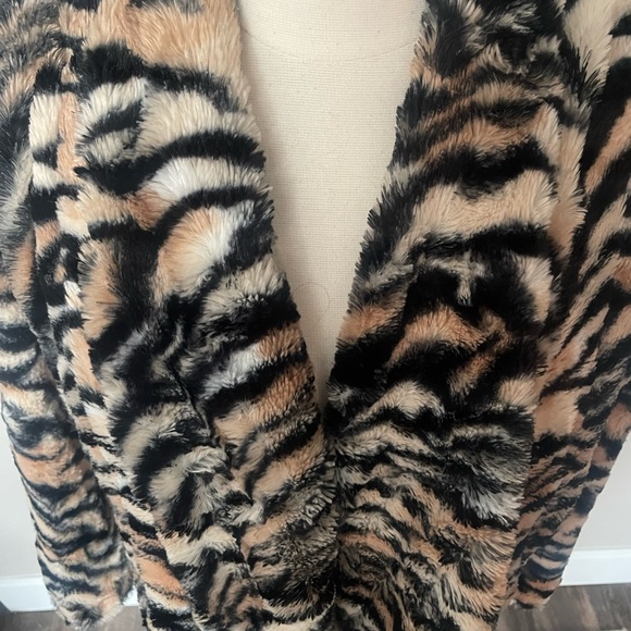 Kate Rose Animal Print Fur Teddy Coat - Picture 2 of 6